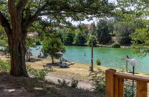 Vinca House | ZEcamping 3 étoiles animaux acceptés en bord de lac