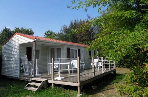 Urt House | ZEcamping 3 étoiles avec piscine chauffée snack bar et restaurant