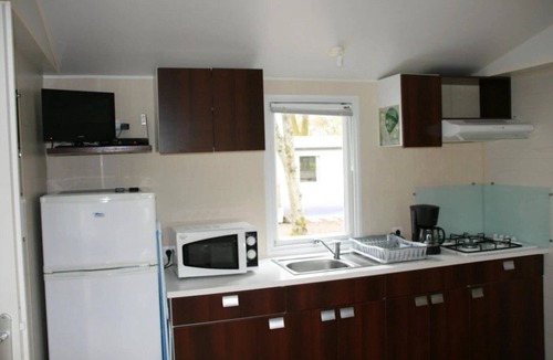 Chateauroux House | ZEcamping 3 étoiles toboggans dog friendly animations mobil-home TV