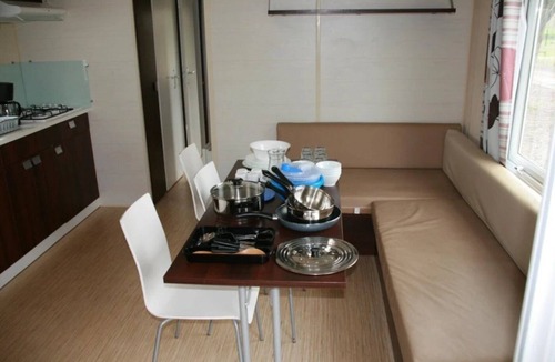 Chateauroux House | ZEcamping 3 étoiles toboggans dog friendly animations mobil-home TV