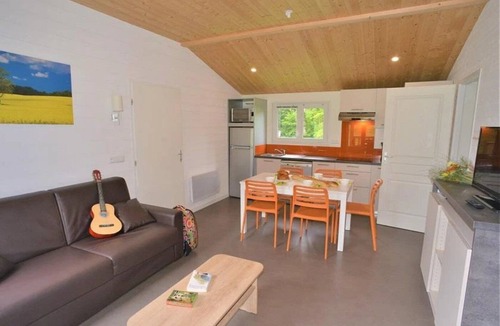 Merdrignac Ski Chalet | ZEcamping 3 étoiles familial piscine chauffée locatif TV LV 60m2