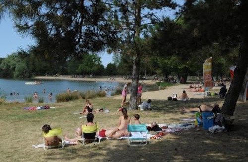 Chateauroux Other | ZEcamping 3 étoiles pet friendly club enfant toboggans