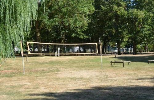 Chateauroux Other | ZEcamping 3 étoiles pet friendly club enfant toboggans