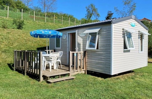 Langogne House | ZEcamping 3 étoiles piscine chauffée animaux acceptés mobil-home BBQ