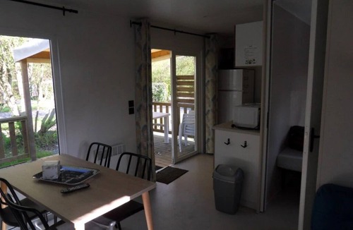Urt House | ZEcamping 3 étoiles piscine pet friendly mobil-home TV LV clim 29m2