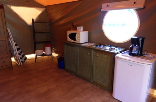 Urt House | ZEcamping 3 étoiles piscine dog friendly bien-être locatif 16m2 6 pers