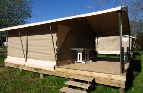 Urt House | ZEcamping 3 étoiles piscine dog friendly bien-être locatif 16m2 6 pers