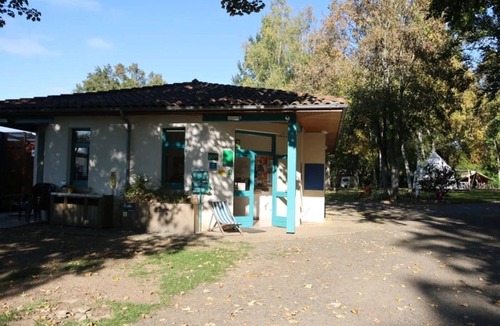 Sauxillanges House | ZEcamping 3* familial piscine animaux acceptés tente 20m2 3 pers