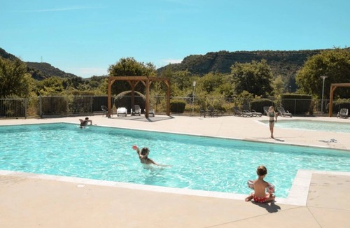 Chassagnes House | ZEcamping 3* pataugeoire piscine dog friendly locatif TV clim 26m2