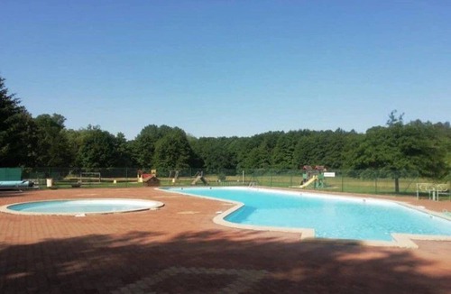 Sauxillanges Ski Chalet | ZEcamping 3* piscine animaux acceptés fitness tente 35m2 7 pers