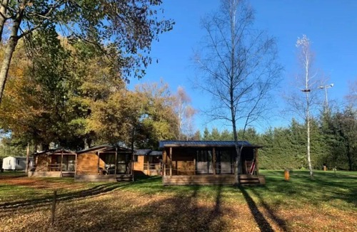 Sauxillanges Ski Chalet | ZEcamping 3* piscine animaux acceptés fitness tente 35m2 7 pers