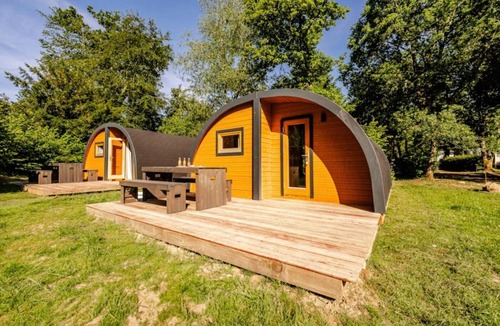 Huelgoat Ski Chalet | ZEcamping 3* piscine chauffée animaux acceptés locatif 4 pers