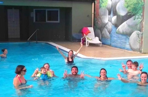Huelgoat Ski Chalet | ZEcamping 3* piscine chauffée sauna jacuzzi chalet BBQ 35m2 4 pers
