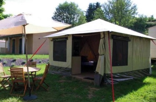 Langogne House | ZEcamping 3* piscine chauffée locatif BBQ 4 pers