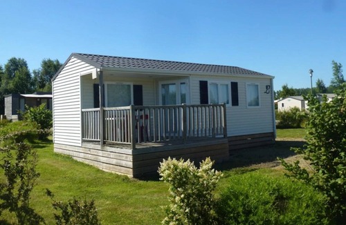 Loudeac House | ZEcamping 3* toboggans cottage TV BBQ 29m2 4 pers