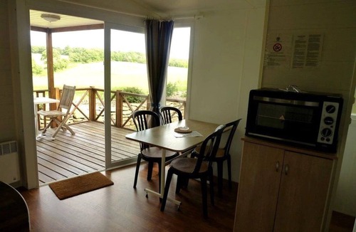 Inguiniel House | ZEcamping 3* toboggans chiens acceptés locatif BBQ 24m2 4 pers
