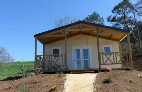 Salles Ski Chalet | ZEcamping 4 étoiles animé parc aquatique locatif TV LV BBQ 35m2