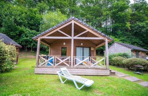 Aramits Ski Chalet | ZEcamping 4 étoiles piscine chauffée chalet TV LV BBQ 35m2