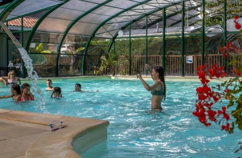 Azur House | ZEcamping 4* animé piscine couverte dog friendly jacuzzi tente 2 pers