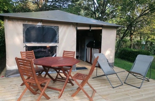 Saint-Gaultier House | ZEcamping 4* animé piscine sauna hammam tente BBQ 33m2 5 pers