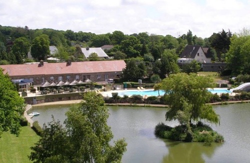 La Haye House | ZEcamping 4* familial avec étang de pêche et piscine chauffée