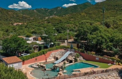 Laroque-des-Alberes House | ZEcamping 4* animé piscine couverte tente BBQ 17m2 4 pers