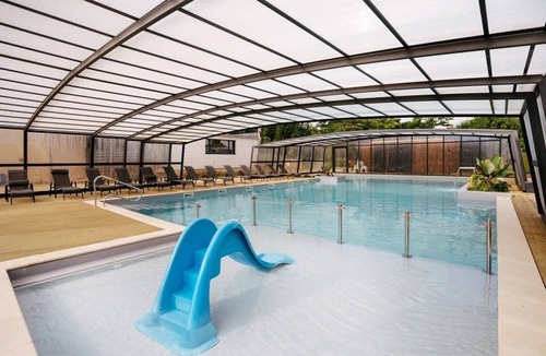 Caro House | ZEcamping 4* piscine couverte locatif TV LV 52m2