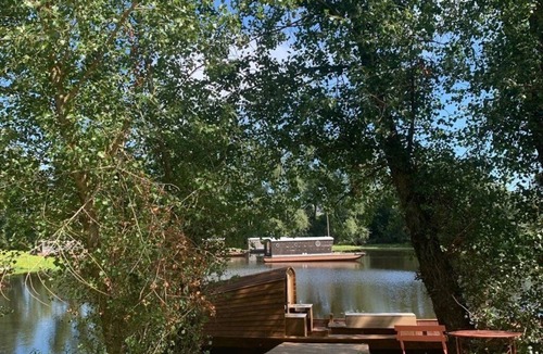 Chassenard House | ZEcamping piscine chauffée pet friendly jacuzzi locatif 8m2 2 pers