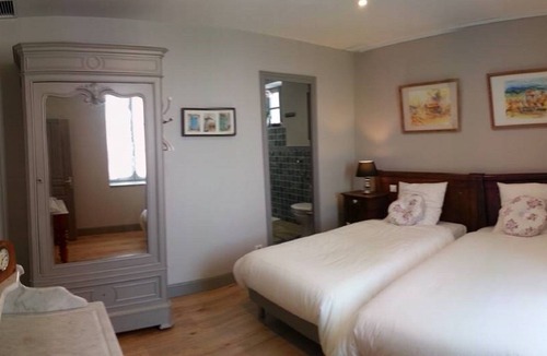 Saint-Haon-le-Chatel House | ZETTE room of the Saint Jacques relay