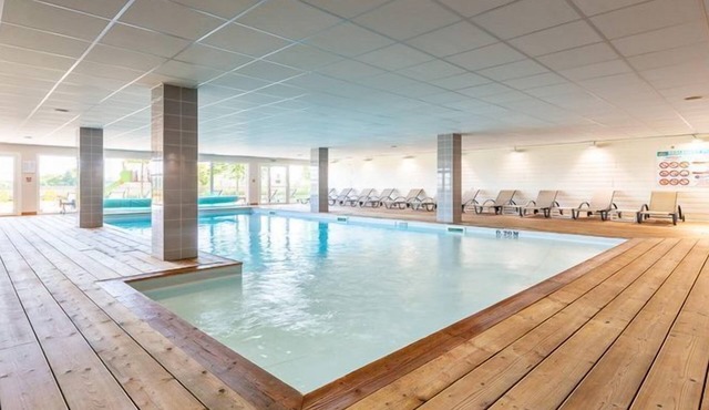 À 10 min du Mont-Saint-Michel | Piscine Couverte