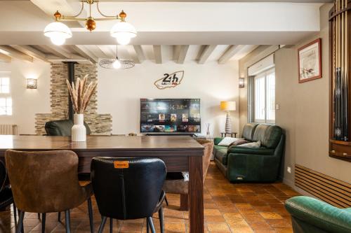 À 300m du virage de Mulsanne - Maison 8 pers avec extérieur et parking