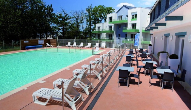 À proximité de la plage | Accès piscine | Balcon