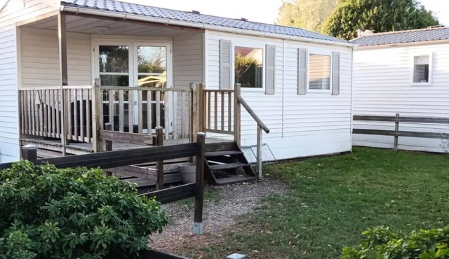 07-Comfort Mobile Home 24 m² (2 bedrooms - 2–4 people) + small covered terrace + TV + AC 2–4 people - 2 people included in the price