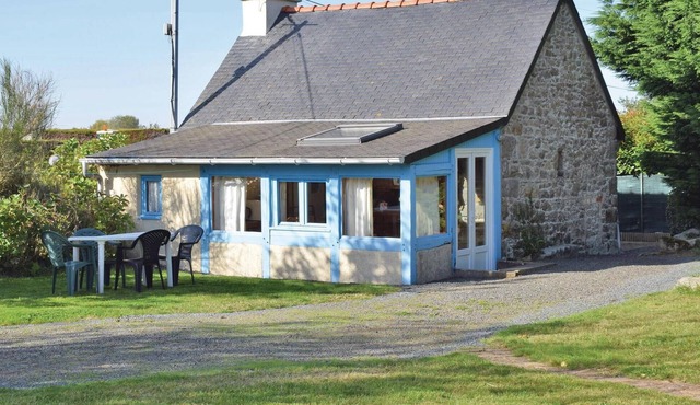 1 bedroom beautiful home in Pleubian