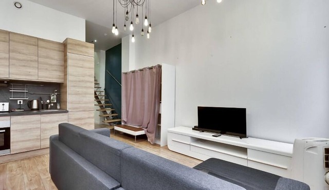 106-Suite Cece - Superb Duplex in Paris