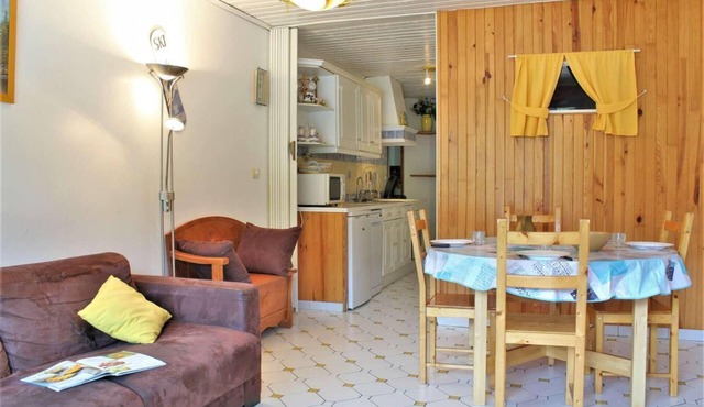 10m from resort center, 1st floor, balcony, tv, ski locker, 40m², Risoul