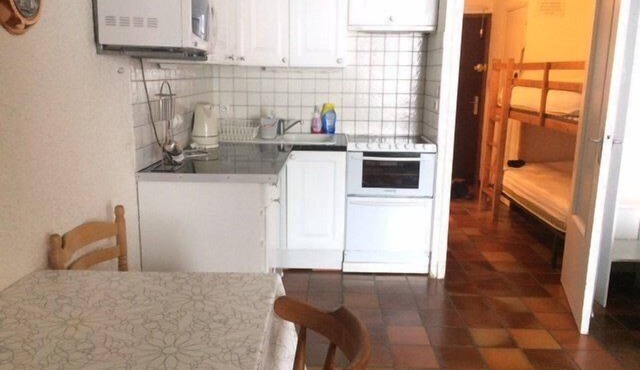 10m from resort center, 1st floor, balcony, tv, ski locker, 23m², Risoul