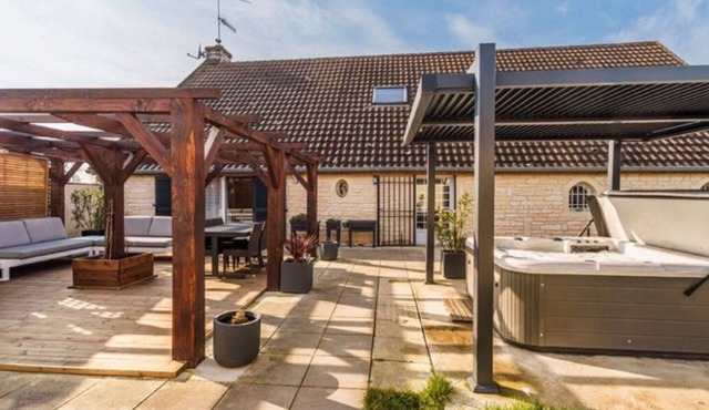 10mn Beaune, near dijon, Jacuzzi all year round, in absolute calm