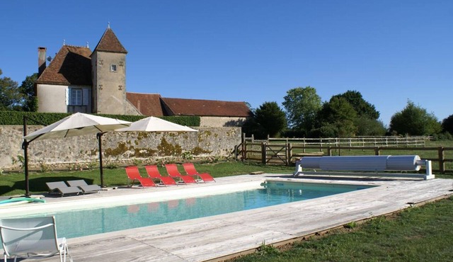 15th Century House with Garden and Pool in Nature