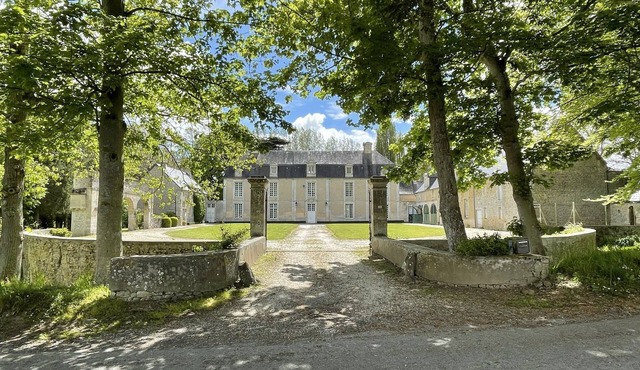 17th century château in its original state, near Bayeux and the D-Day landing beaches