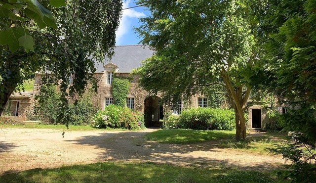 17th century property between the pink granite coast & Lannion, Studio 27m2