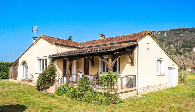 2 bedroom nice home in Saint-Vincent-de-Cosse in Saint-Vincent-de-Cosse