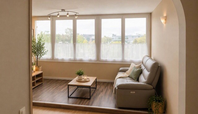 2-Bedroom Apartment Near the Shopping Center