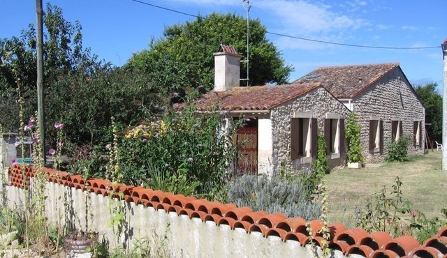 2 Bedroom Private vacation home in Saint-Froult