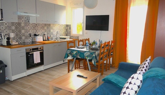 2 Bedroom unit in front of Le Bourget airport