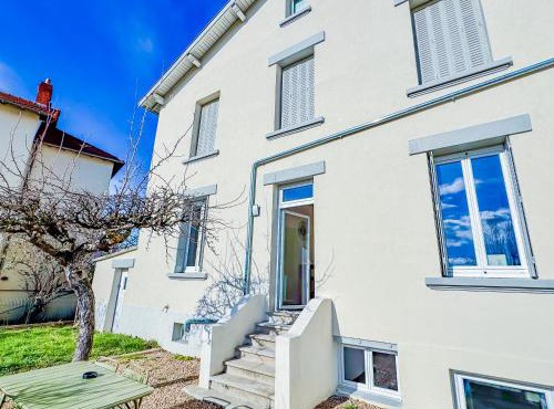 2 maisons pouvant accueillir 22 personnes