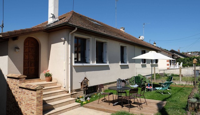 2 mins from the Château park gite Casableau Kidsfriendly family climber animal