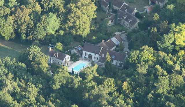 20' south of Fontainebleau, the Eden barn in its green setting