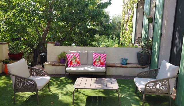 “2nd Floor – Écrin d’Oc” Room with Shared Terrace