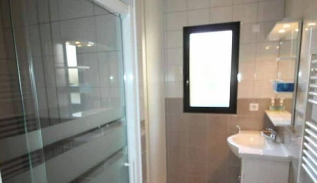 3-bedroom house for up to 7 people with swimming pool